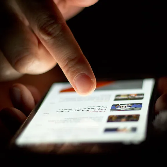 Morning Memes to Midnight Confessions: How Online Communities Completely Transform Every Hour of the Day